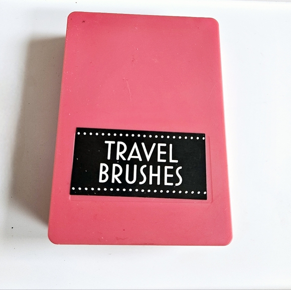 NWT COMPACT TRAVEL MAKEUP BRUSH SET: 3 BRUSHES + HARD SHELL CASE! - Picture 4 of 7